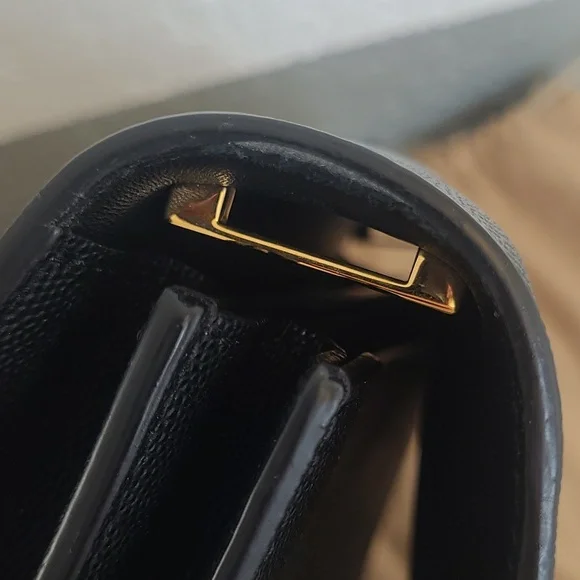 Authentic Burberry - Picture 16 of 17